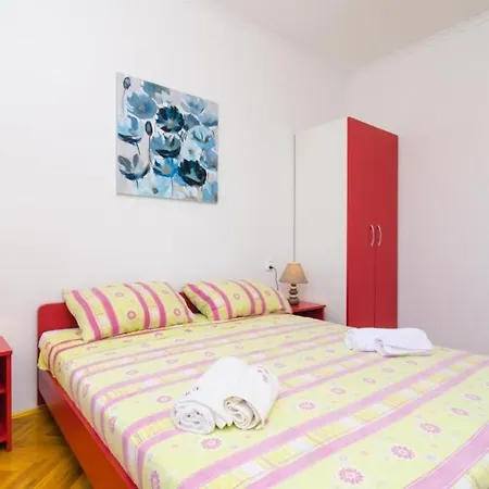 J&m - Two Bedroom With Terrace And City View Apartman