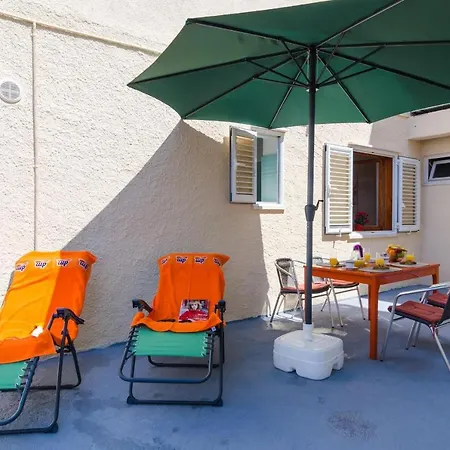 J&m - Two Bedroom With Terrace And City View Appartamento *