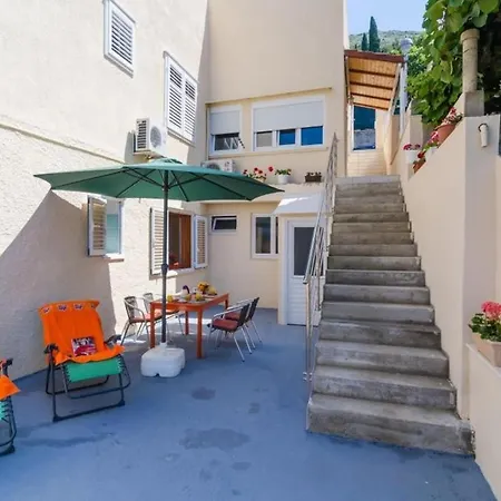 J&m - Two Bedroom With Terrace And City View Διαμέρισμα