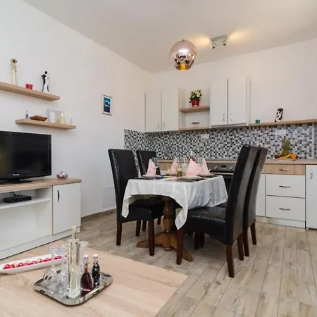 Διαμέρισμα J&m - Two Bedroom With Terrace And City View