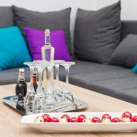J&m - Two Bedroom With Terrace And City View